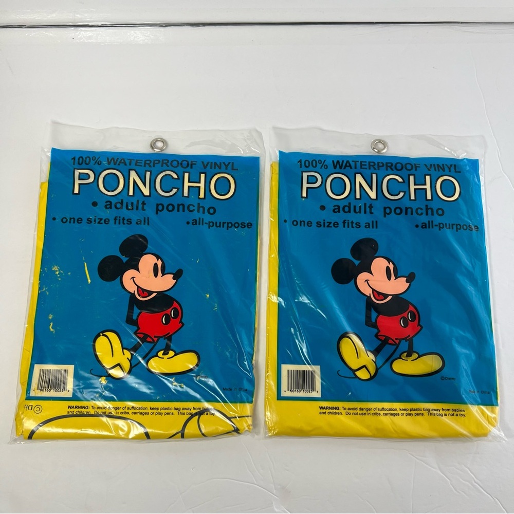 Vtg Disney Mickey Mouse 100% Waterproof Vinyl Adult One SizeFit All Rain Poncho